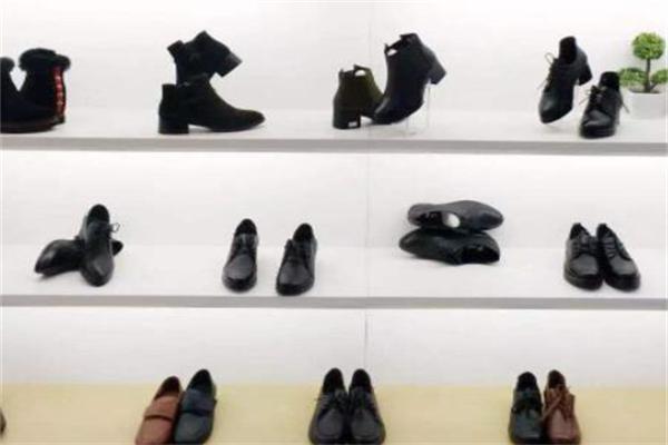 路上鞋業(yè) 從腳步到時(shí)尚，鞋業(yè)的發(fā)展與未來展望